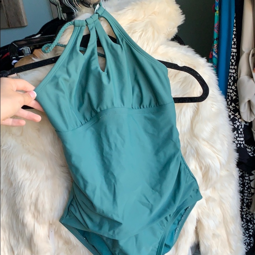 Swimsuit - Picture 2 of 3